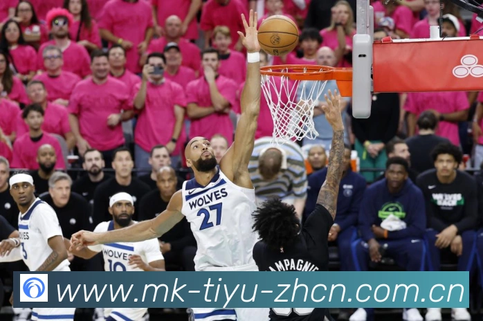 德弗里领衔后防核心解析与球队防守策略全面剖析战术观察:最新赛事动态与深度分析 德弗里领衔后防核心解析与球队防守策略全面剖析战术观察:最新赛事动态与深度分析